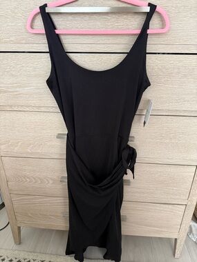 Beyond Yoga Black Sleeveless Wrap-Detail Midi Dress